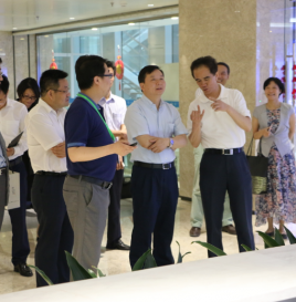 广东省佛山市市长朱伟一行莅临北京理工大学电动车辆国家工程实验室参观考察